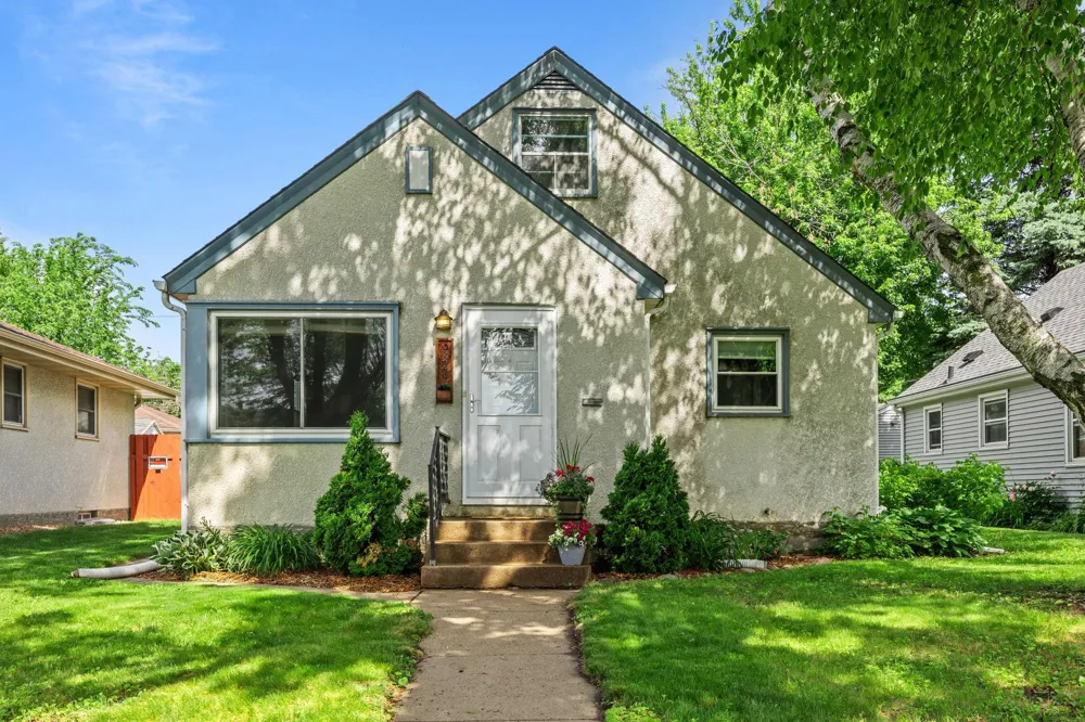 3728 Polk Street NE