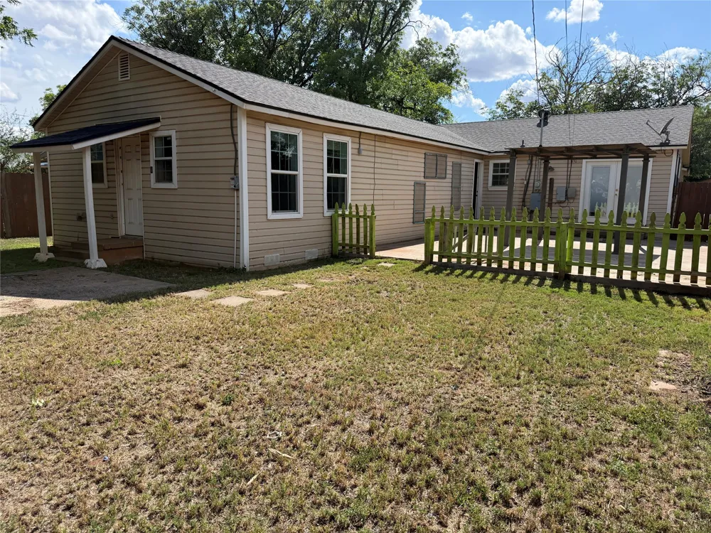 901 Ash Merkel, TX 79536