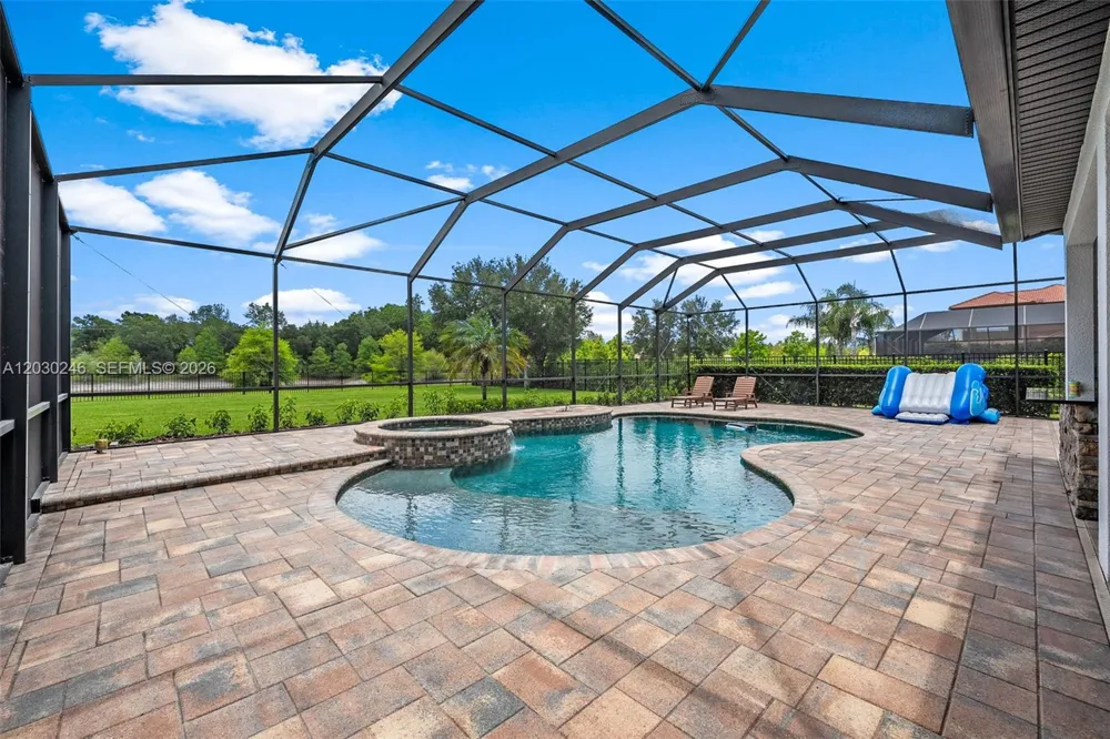 17425 Varona Pl Lutz, FL 33548
