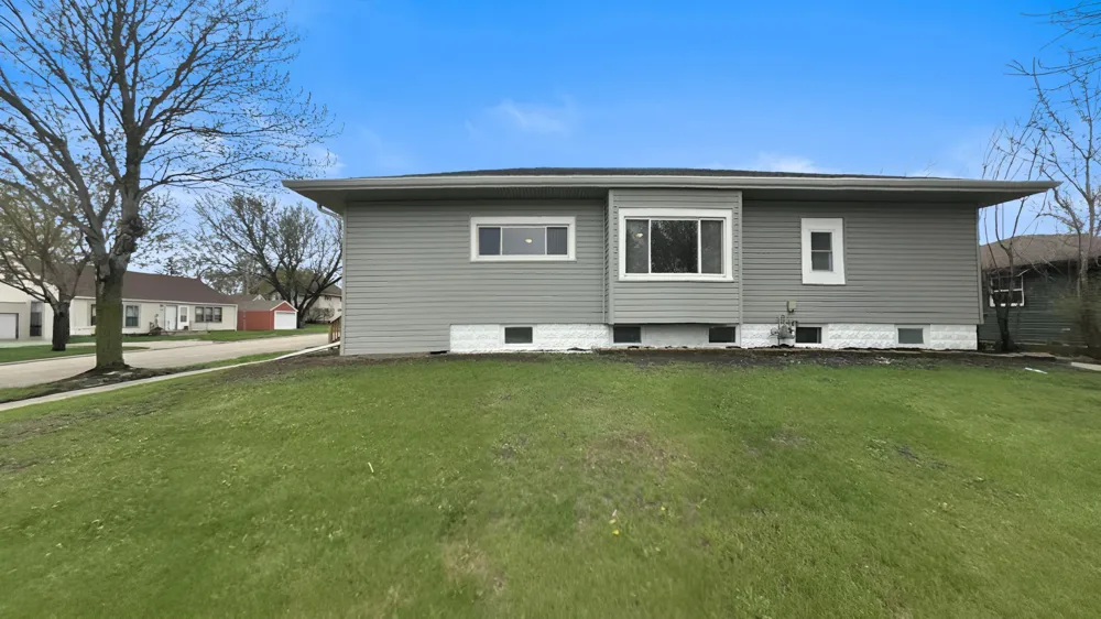 109 S Cottage Grove Avenue Luverne, MN 56156