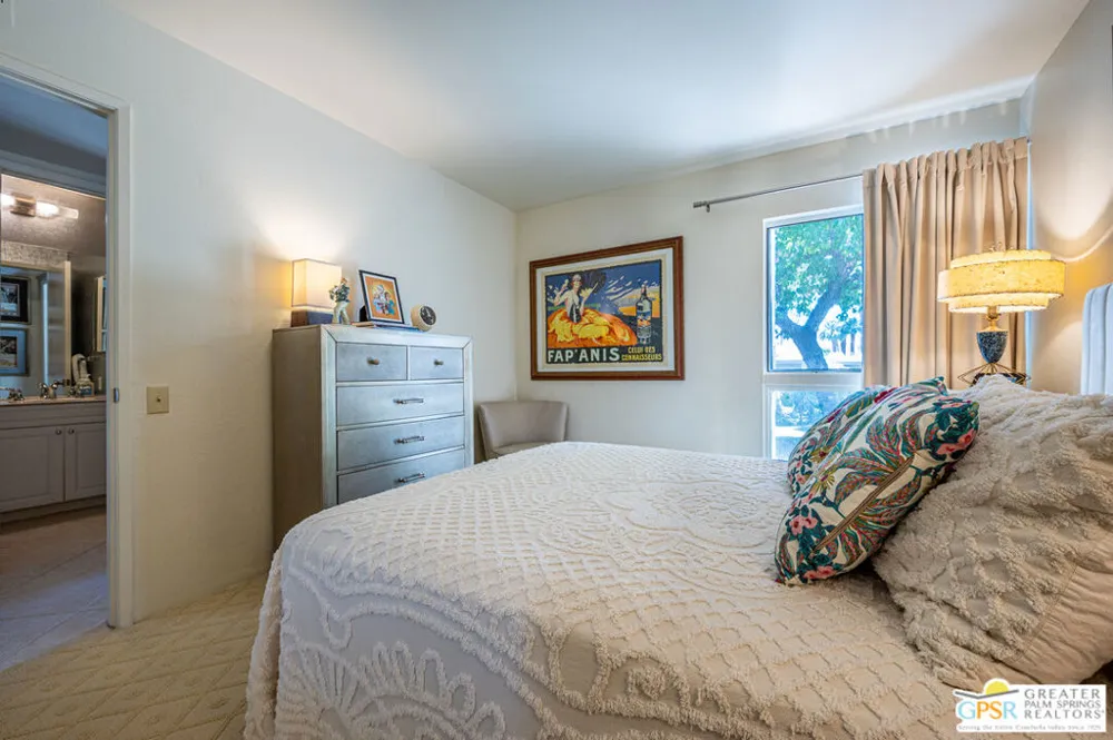 2149 Sunshine Circle Palm Springs, CA 92264