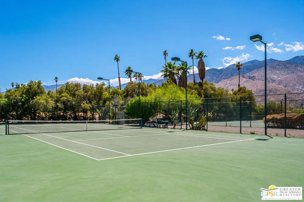 2149 Sunshine Circle Palm Springs, CA 92264