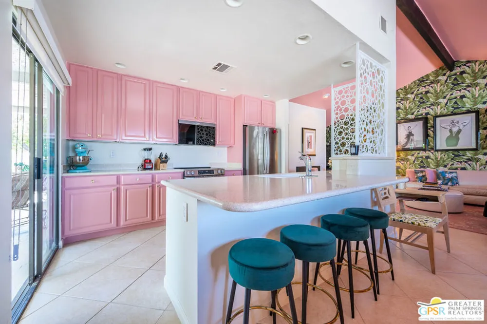 2149 Sunshine Circle Palm Springs, CA 92264