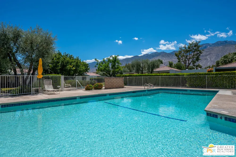 2149 Sunshine Circle Palm Springs, CA 92264