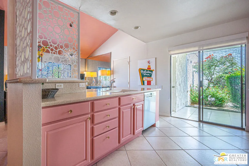 2149 Sunshine Circle Palm Springs, CA 92264