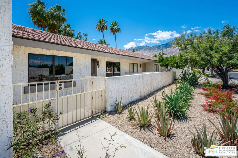 2149 Sunshine Circle Palm Springs, CA 92264