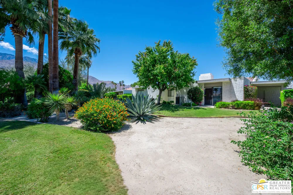 2149 Sunshine Circle Palm Springs, CA 92264