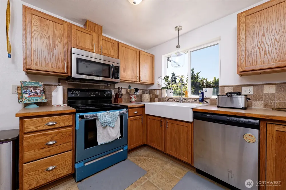 361 North Hill Road Hoodsport, WA 98548