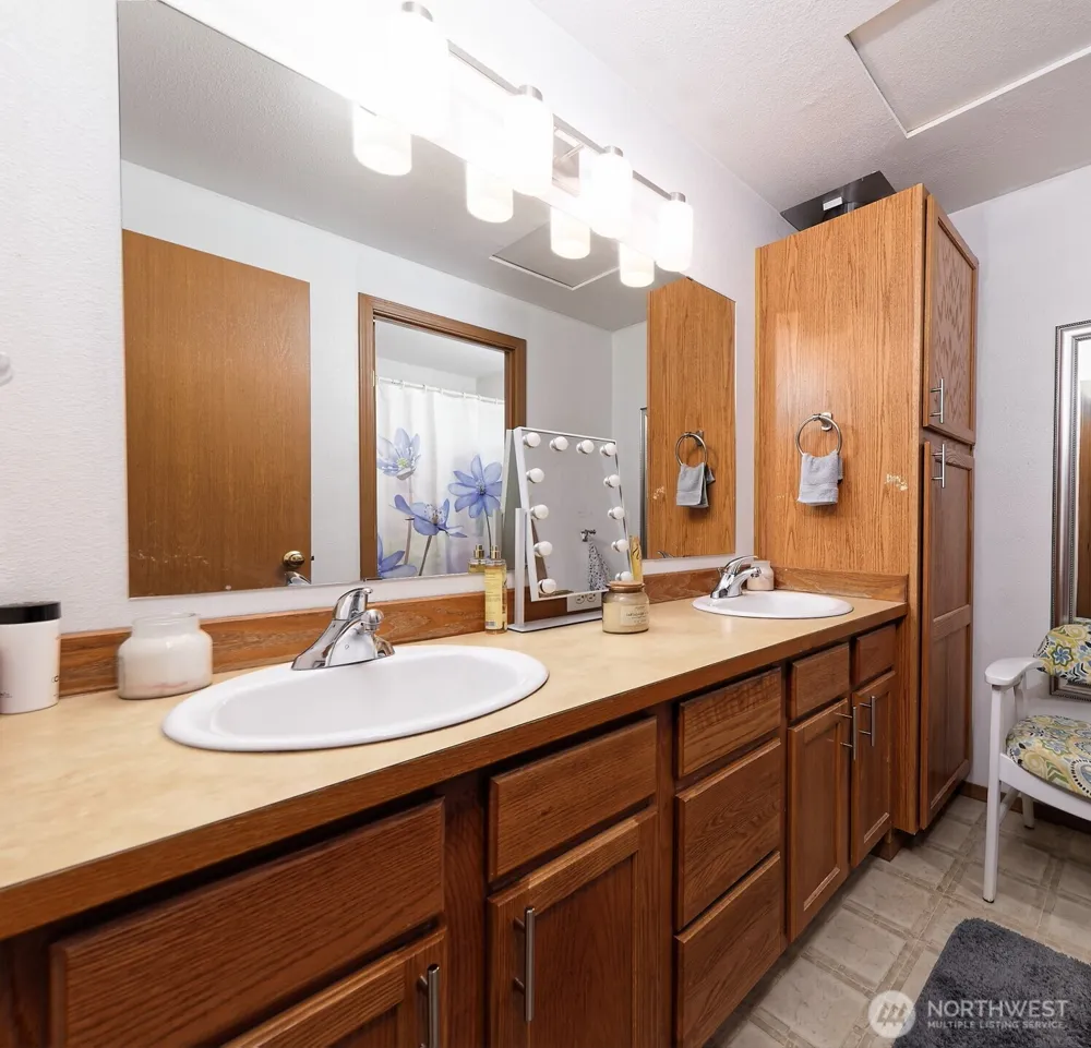 361 North Hill Road Hoodsport, WA 98548