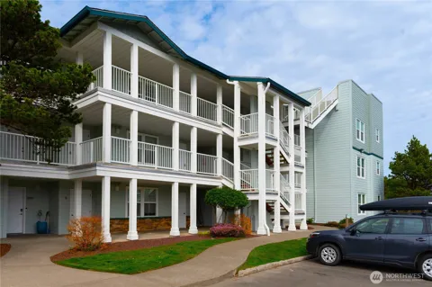 1600 W Ocean Avenue #1227
