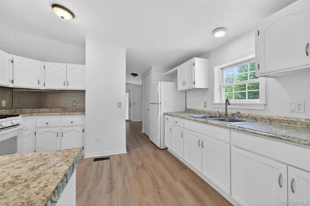 180 Bernas Road Cochecton, NY 12726