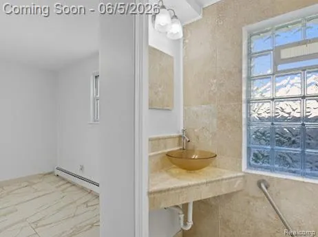 2075 Gulliver Drive Troy City, MI 48085