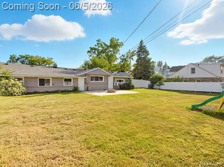 2075 Gulliver Drive Troy City, MI 48085