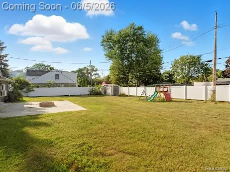 2075 Gulliver Drive Troy City, MI 48085
