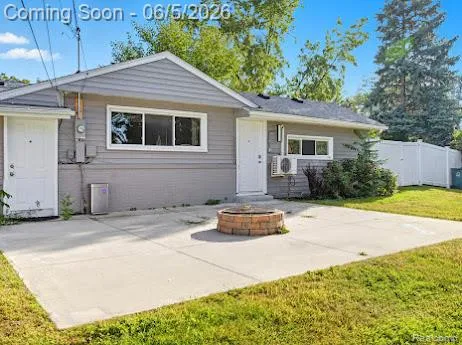 2075 Gulliver Drive Troy City, MI 48085