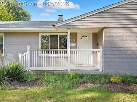 2075 Gulliver Drive Troy City, MI 48085