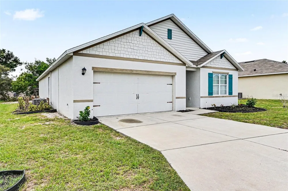 996 SUMMER GLEN DRIVE Winter Haven, FL 33880