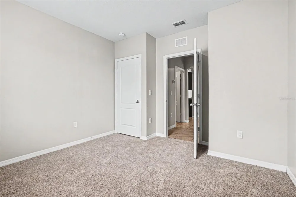 996 SUMMER GLEN DRIVE Winter Haven, FL 33880