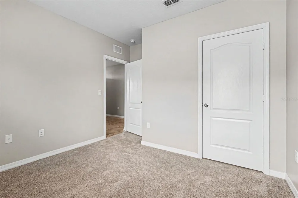 996 SUMMER GLEN DRIVE Winter Haven, FL 33880