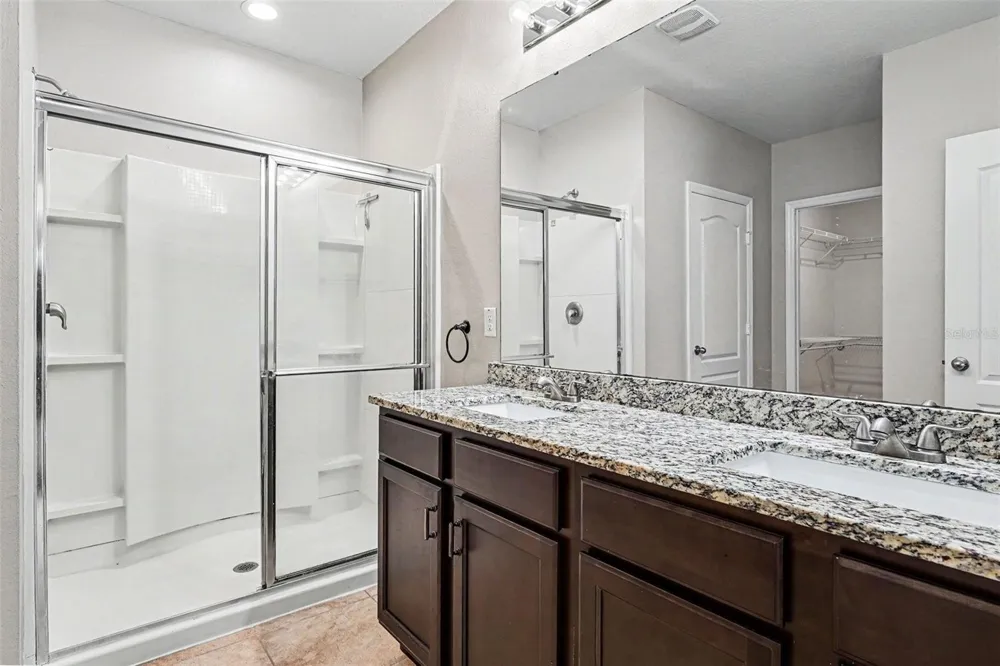 996 SUMMER GLEN DRIVE Winter Haven, FL 33880