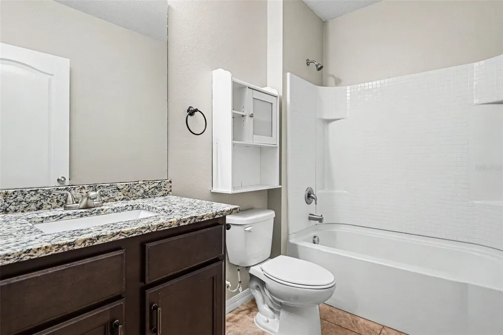 996 SUMMER GLEN DRIVE Winter Haven, FL 33880