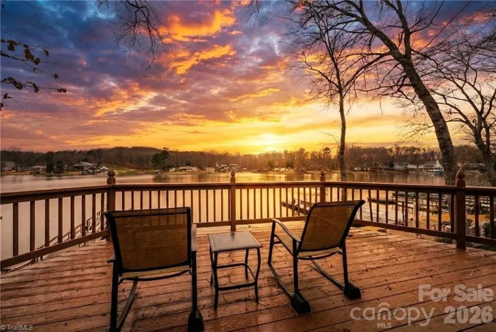 1250 Lake Drive #9