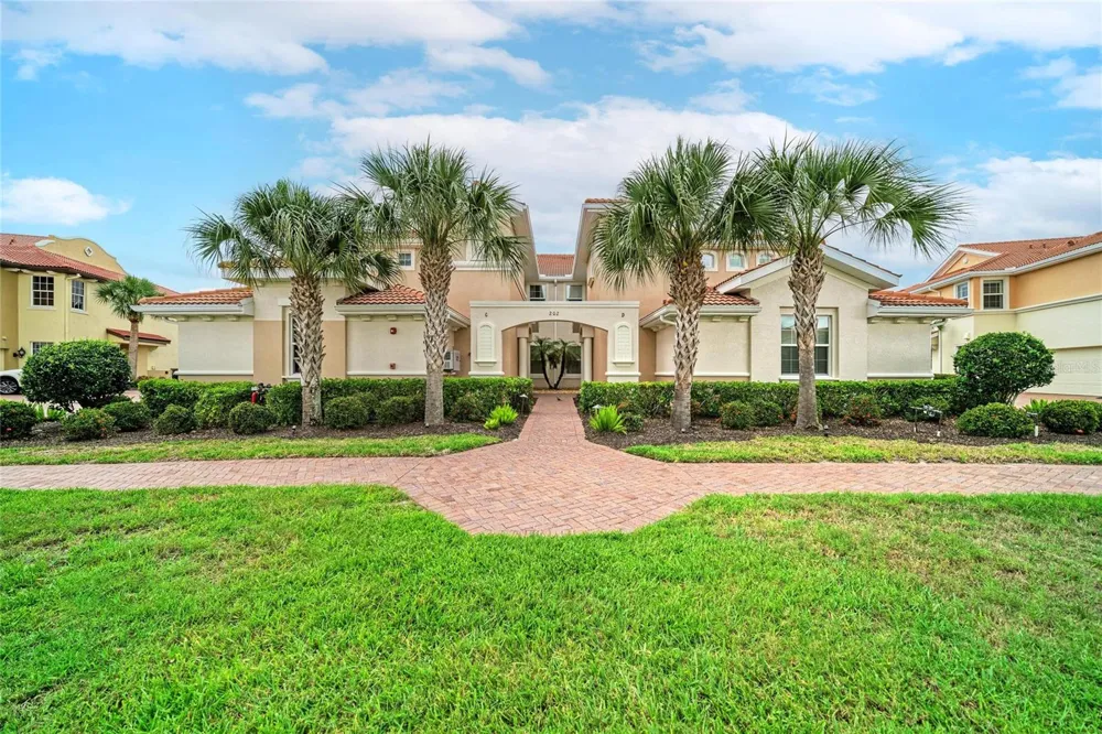 202 BELLA VISTA TERRACE #28D Nokomis, FL 34275