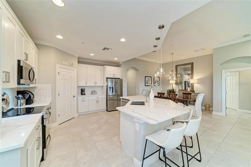 202 BELLA VISTA TERRACE #28D Nokomis, FL 34275