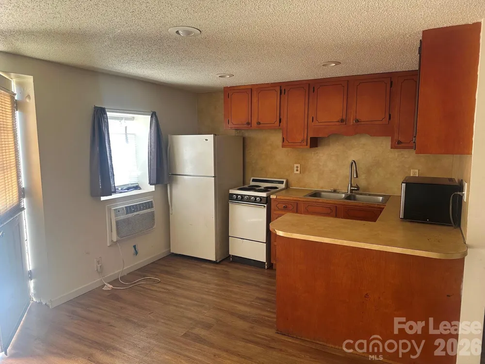 1305 W Front Street #B