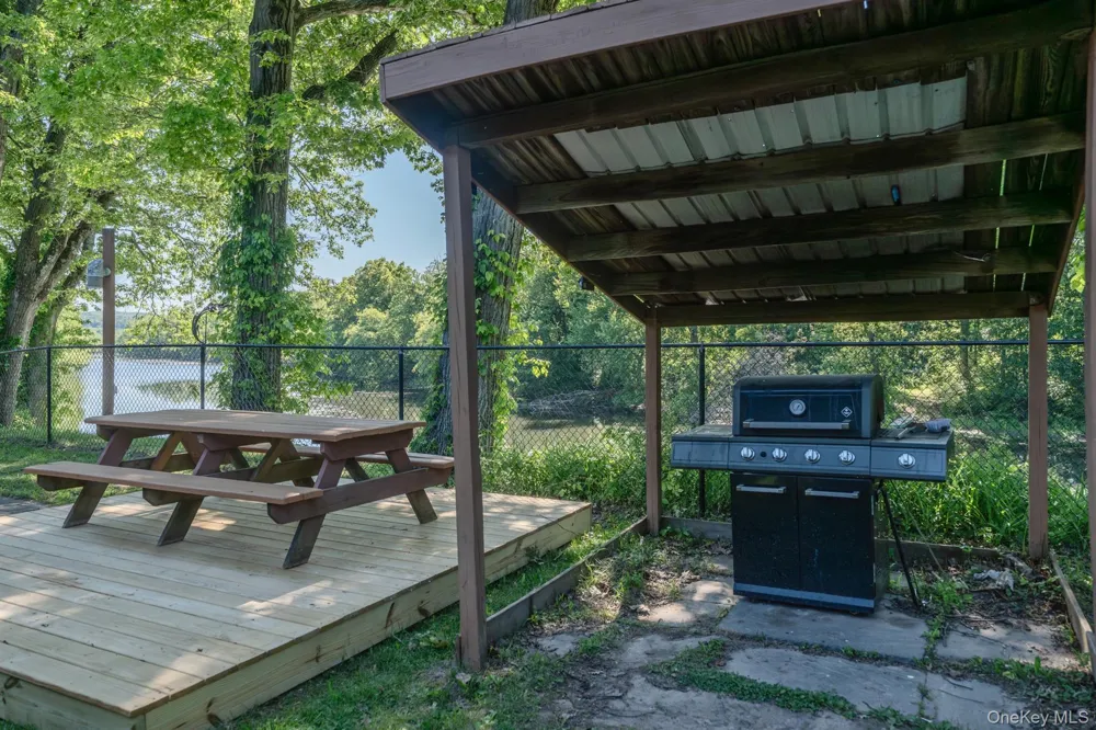 234 Sawmill Road Lake Katrine, NY 12449