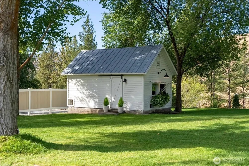 3 A Ross Road Twisp, WA 98856