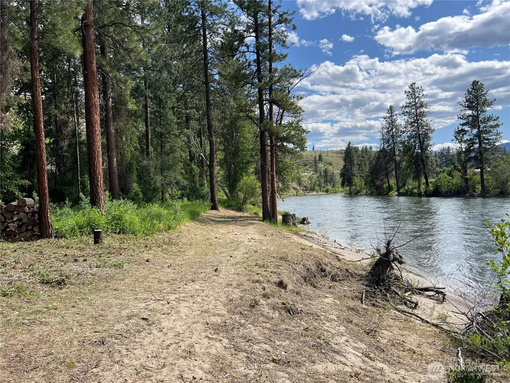 3 A Ross Road Twisp, WA 98856
