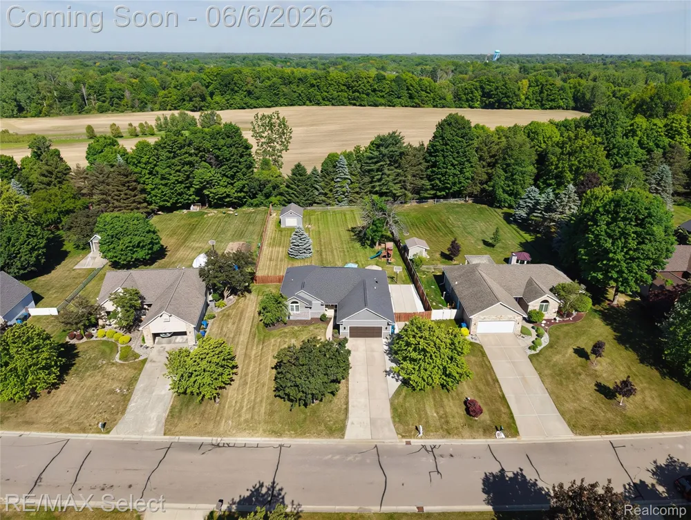 2288 Lost Creek Drive Clayton Charter Township, MI 48433