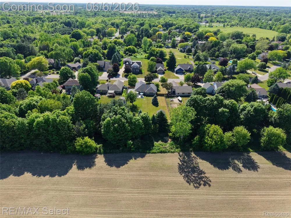 2288 Lost Creek Drive Clayton Charter Township, MI 48433