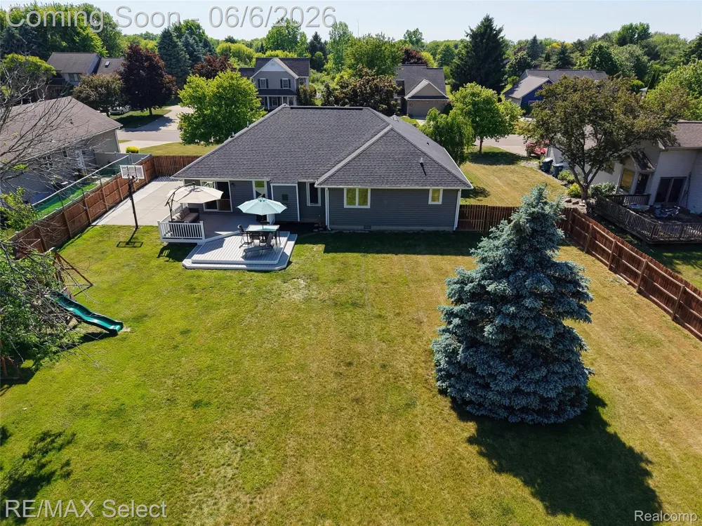 2288 Lost Creek Drive Clayton Charter Township, MI 48433