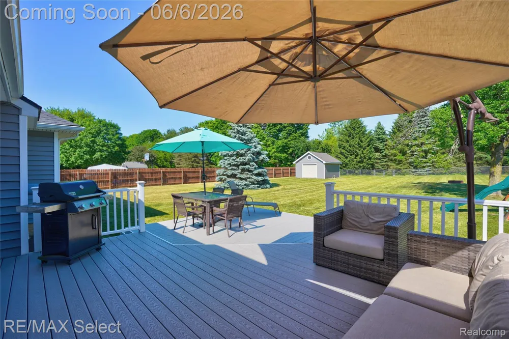 2288 Lost Creek Drive Clayton Charter Township, MI 48433