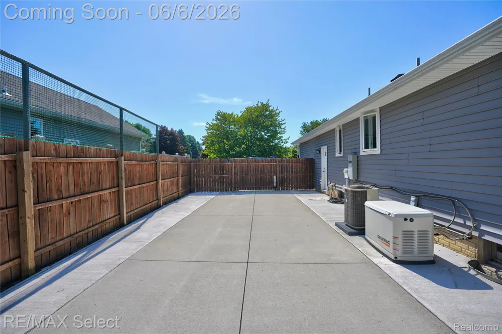 2288 Lost Creek Drive Clayton Charter Township, MI 48433