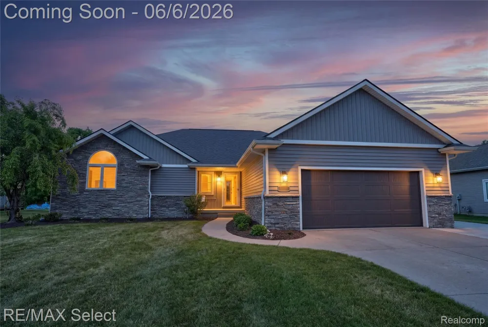 2288 Lost Creek Drive Clayton Charter Township, MI 48433