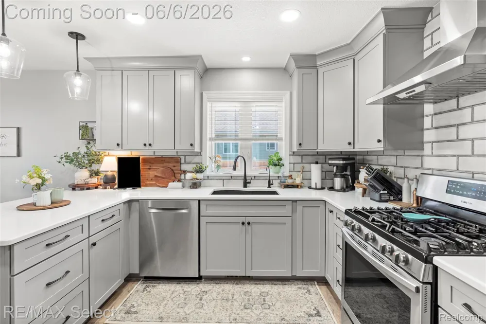 2288 Lost Creek Drive Clayton Charter Township, MI 48433