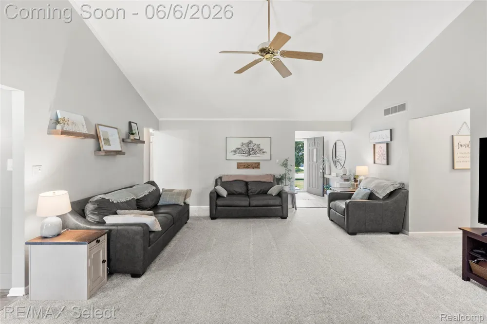 2288 Lost Creek Drive Clayton Charter Township, MI 48433
