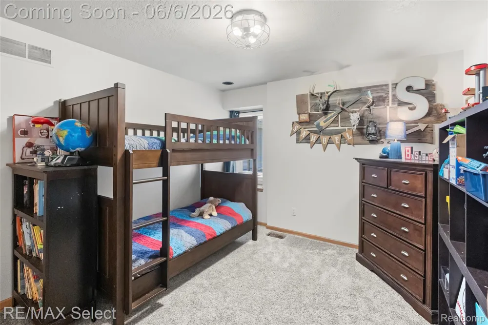 2288 Lost Creek Drive Clayton Charter Township, MI 48433