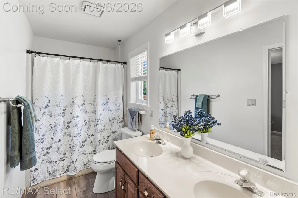 2288 Lost Creek Drive Clayton Charter Township, MI 48433