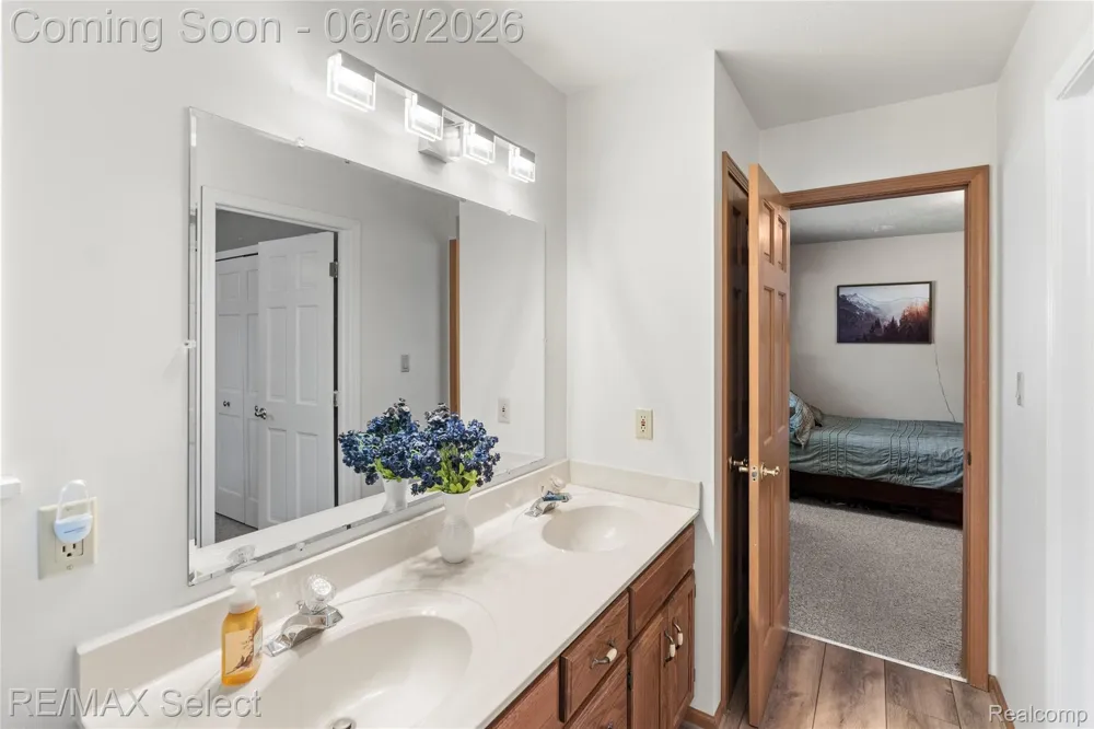 2288 Lost Creek Drive Clayton Charter Township, MI 48433