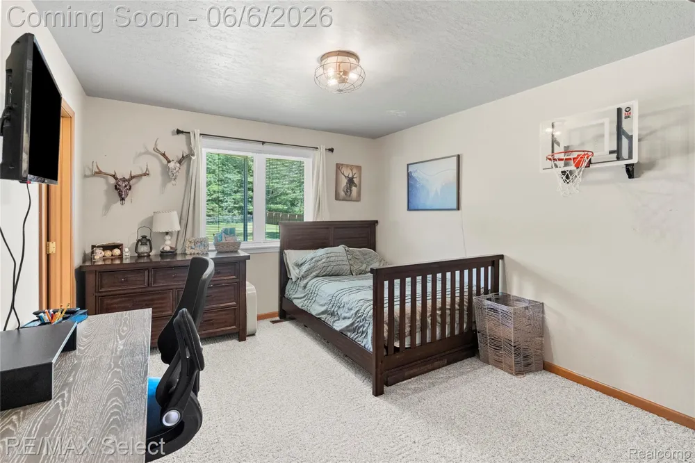 2288 Lost Creek Drive Clayton Charter Township, MI 48433