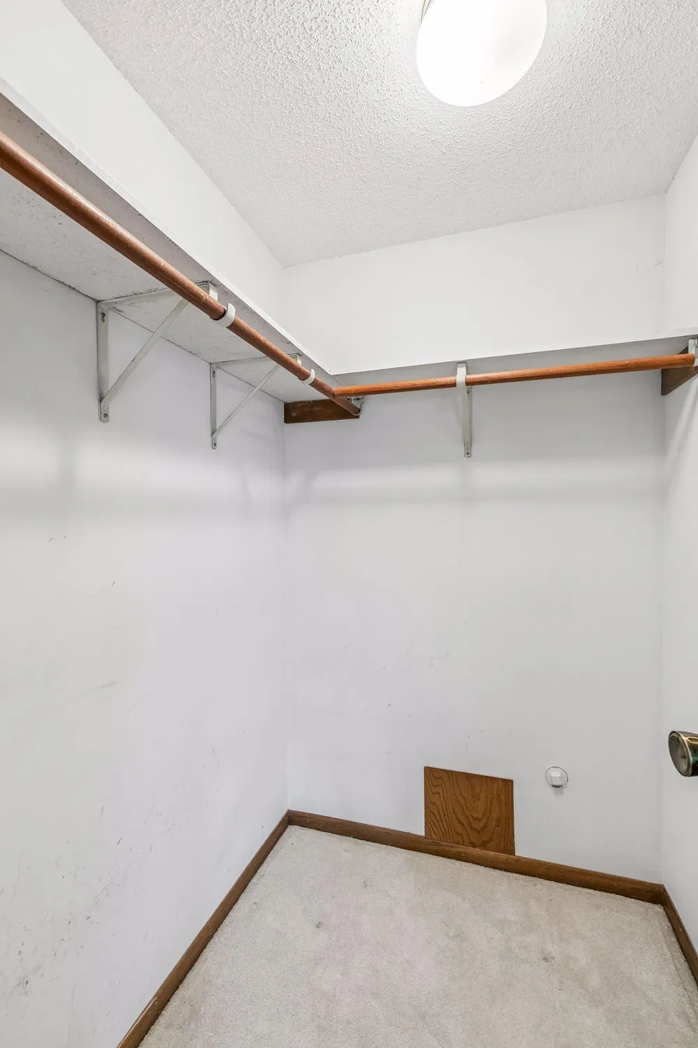4165 Hilltop Point #102 Eagan, MN 55123