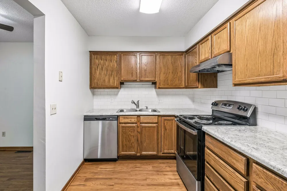 4165 Hilltop Point #102 Eagan, MN 55123