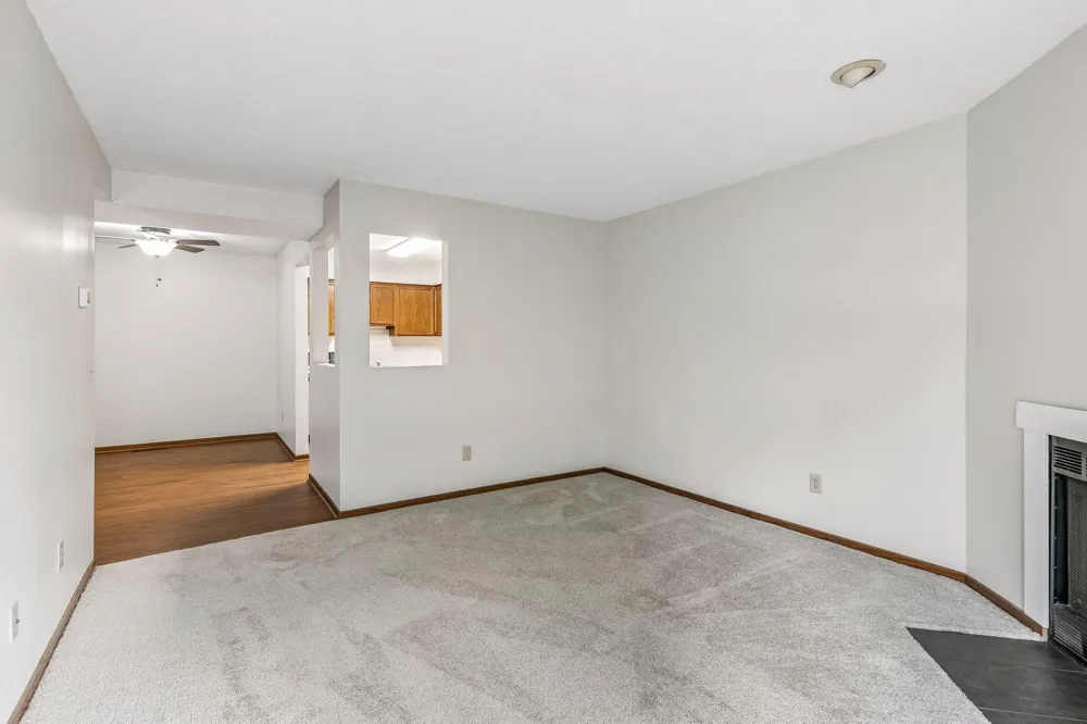 4165 Hilltop Point #102 Eagan, MN 55123