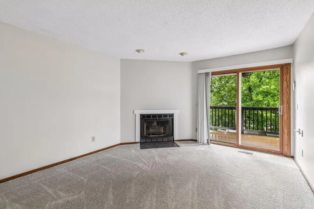 4165 Hilltop Point #102 Eagan, MN 55123