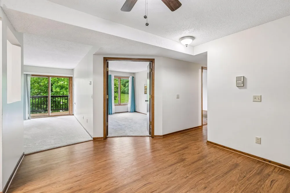 4165 Hilltop Point #102 Eagan, MN 55123