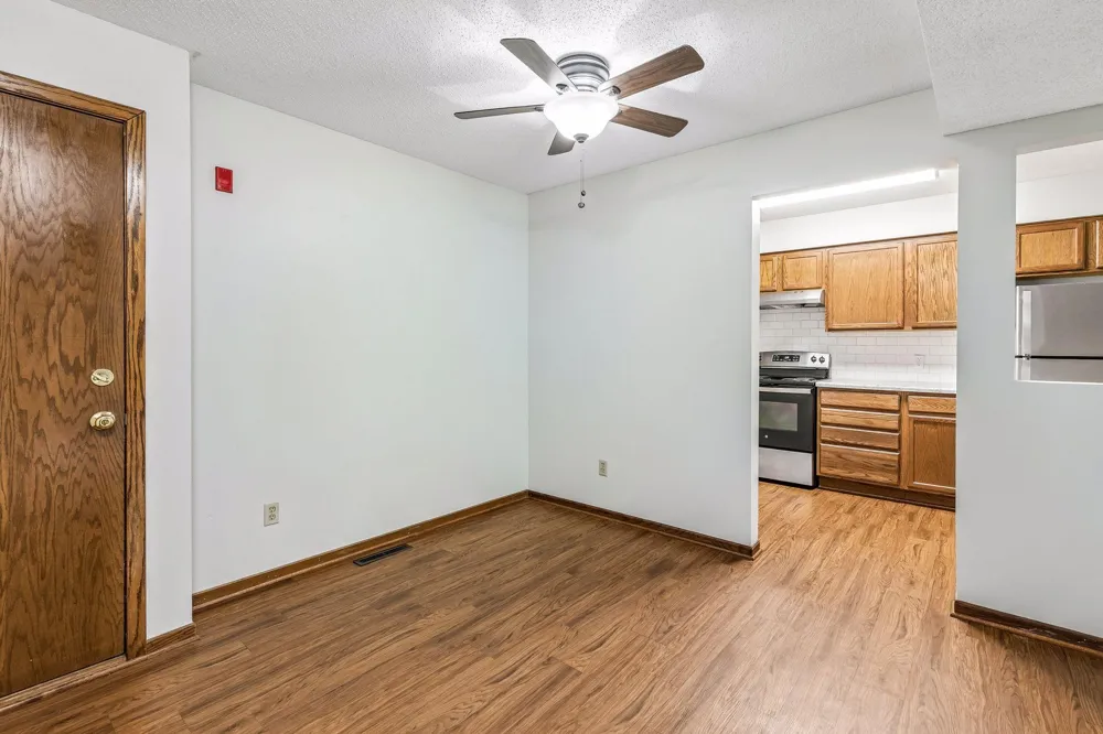 4165 Hilltop Point #102 Eagan, MN 55123